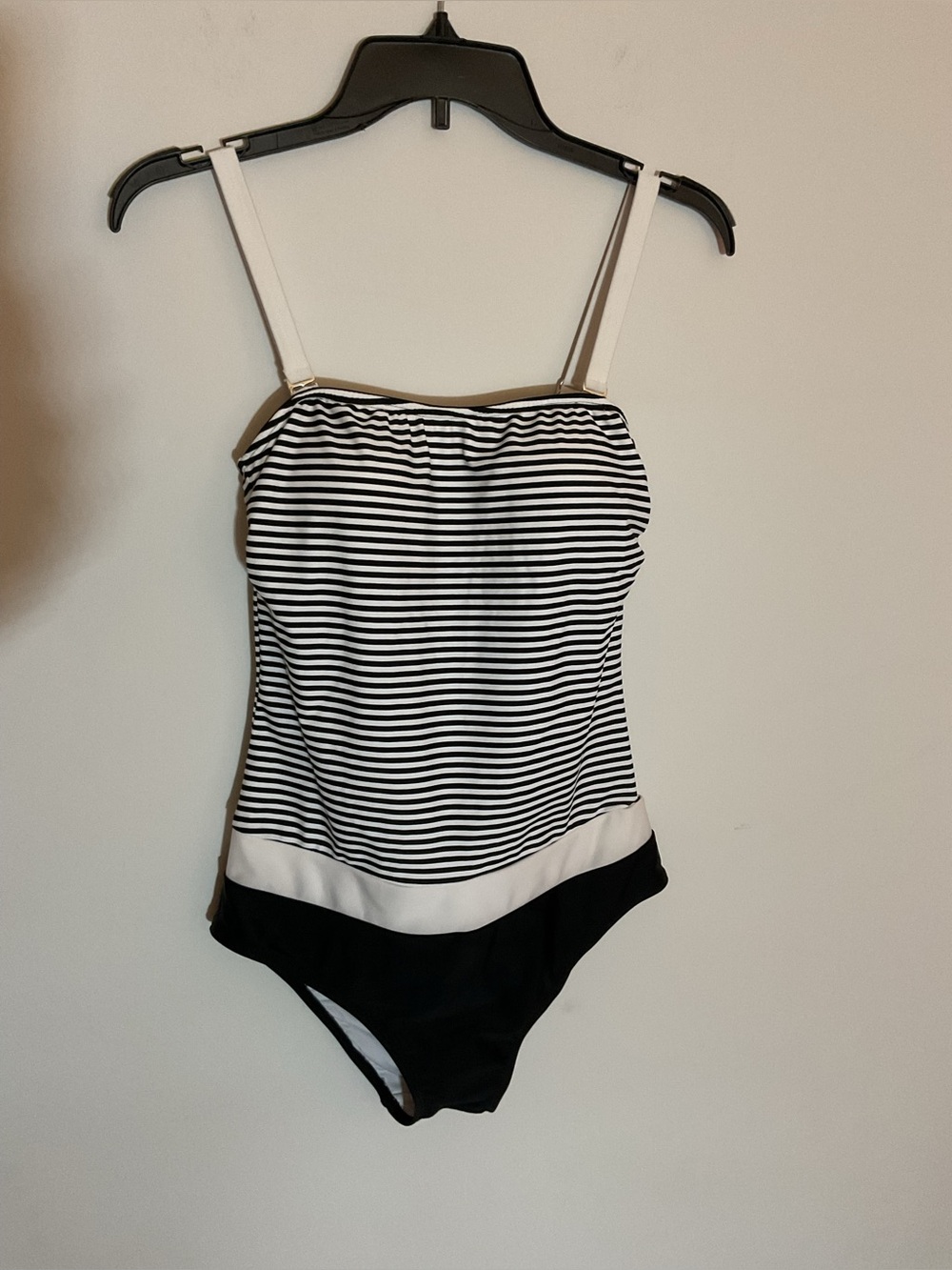 VENUS Black and White Striped One-Piece Swimwear